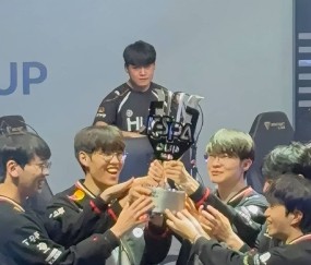 爱游戏- faker回归首发 