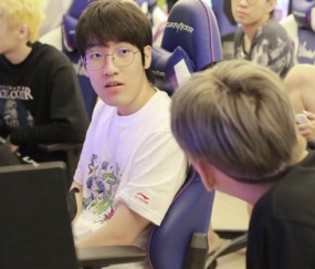 爱游戏-关于JackeyLove回归赛场，战术调整首场状态亮眼，日本队观众沸腾！的信息
