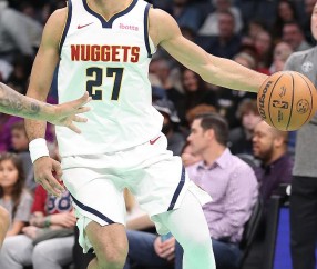 AYX-包含穆雷回归赛场，大胜首场状态亮眼，雄鹿观众沸腾！的词条