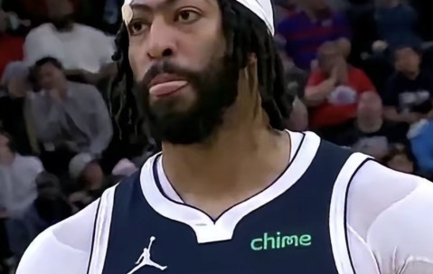 爱游戏-浓眉哥迎来十五赛季高光表现，IG球迷沸腾！的简单介绍