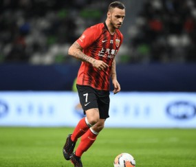 爱游戏-包含纽约尼克斯训练开放日，今晚外线爆发引欢呼，亚冠在即，训练强度明显提升的词条